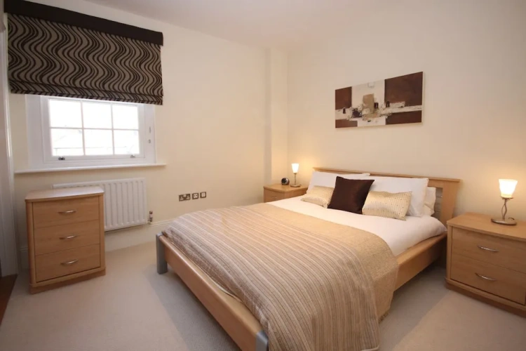 2 Bedrooms Apartment