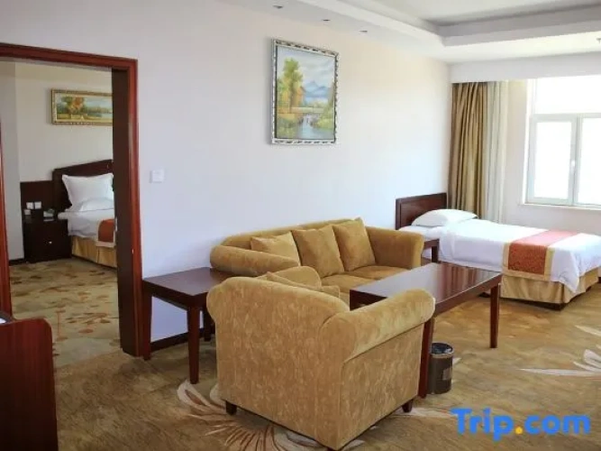 Deluxe Suite