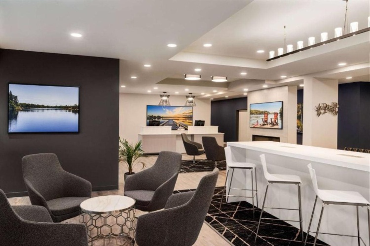Microtel Inn And Suites By Wyndham Boisbriand photo 22