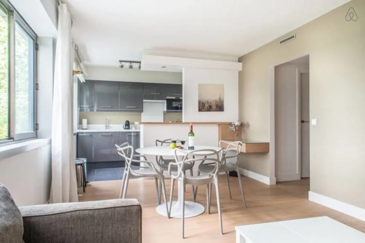 Renovated Flat 2 Minutes From the Champs-élysées