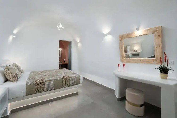 Yiota Collection  4 Suites & 4 Prive Jacuzzi