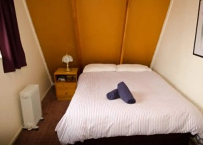 6 Bedrooms Bed in Dorm