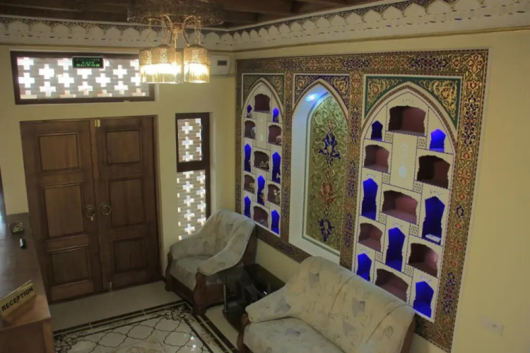 OLD HOUSE Hotel