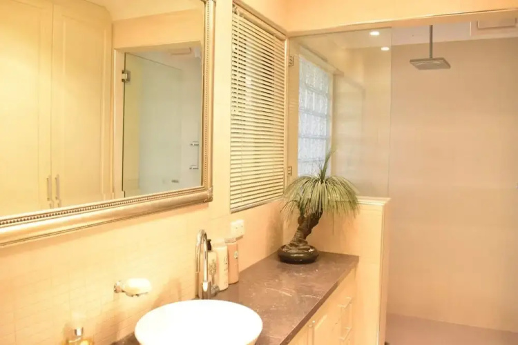 Professionally Cleaned 2bdr Villa, Great Location