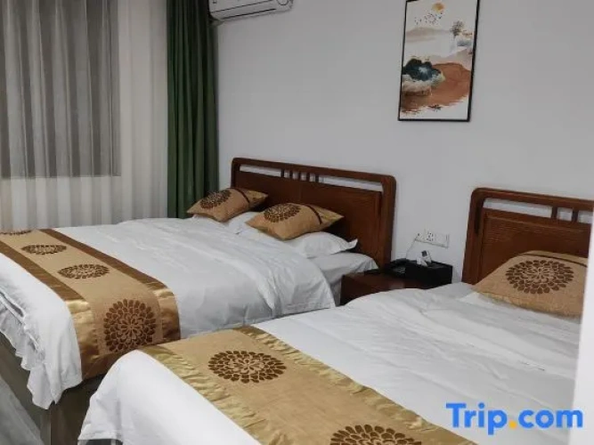 Deluxe Family Suite
