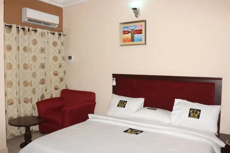 TommsVille Hotels