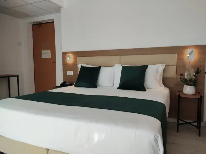 Massimi City Garden Hotel