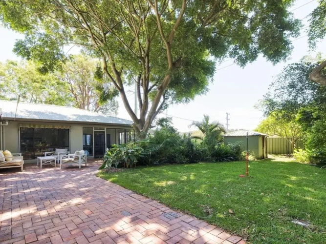 4 Bedrooms Cottage