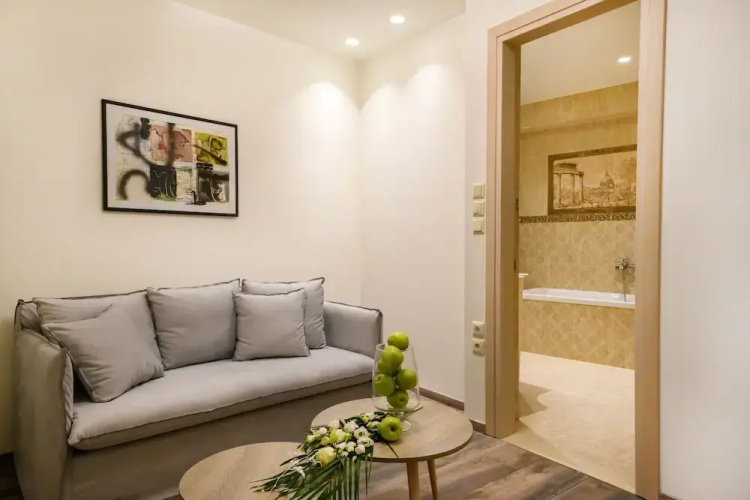 Emerald Suites