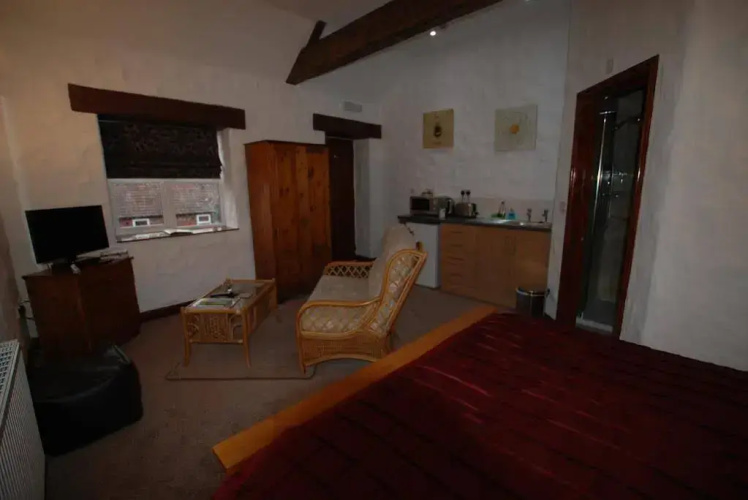 Home Farm & Lodge
