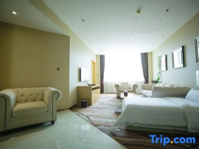 Deluxe Family Suite
