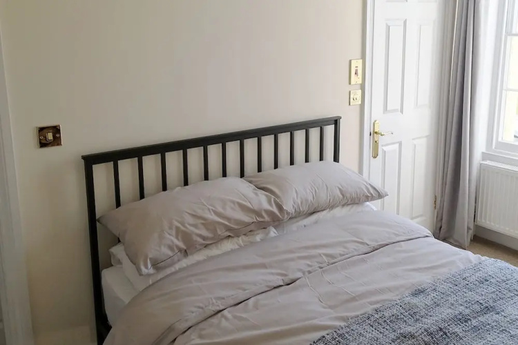Charming 2BD Flat Cheltenham, Gloucestershire