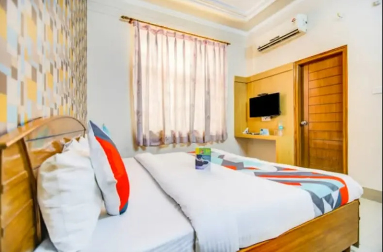 Hotel Gomti Residency