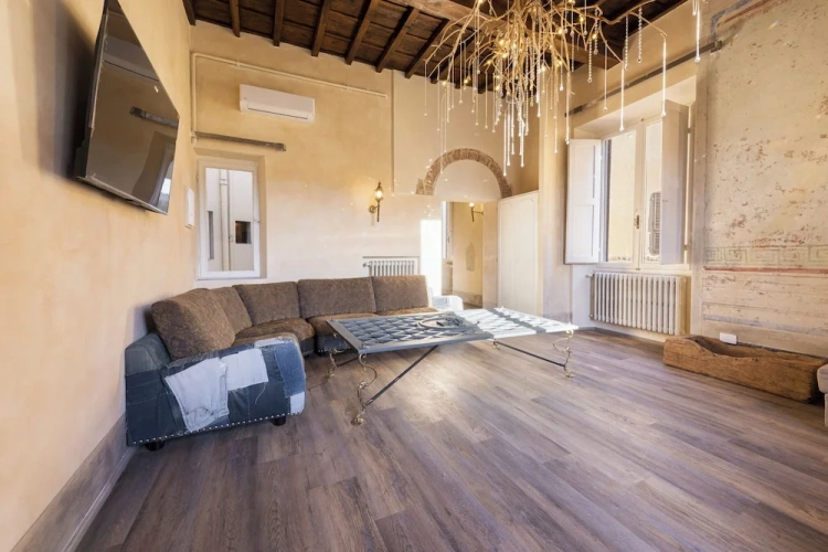 Standard Duplex room with city view