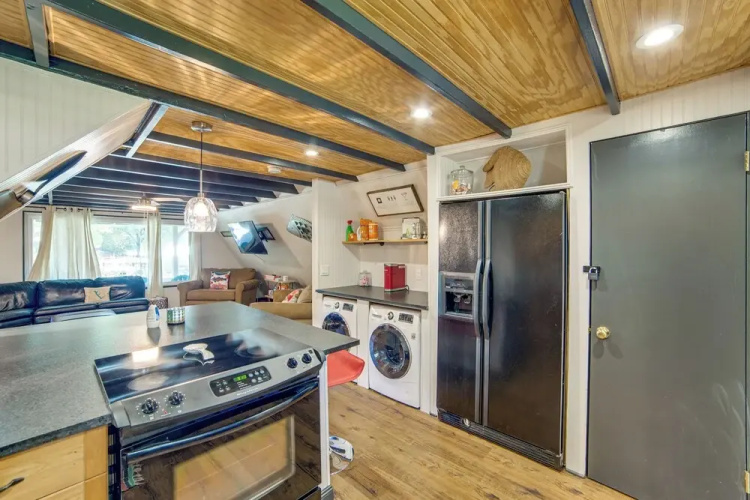Dock + Bar, Pet Friendly! Cedar Creek Lake A-frame