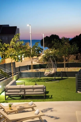 2 Bedrooms Luxury Apartment with partial ocean view