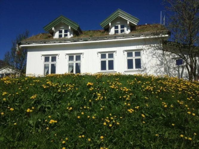2 Bedrooms Cottage