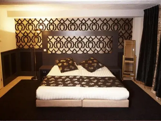 1 Bedroom Double Suite