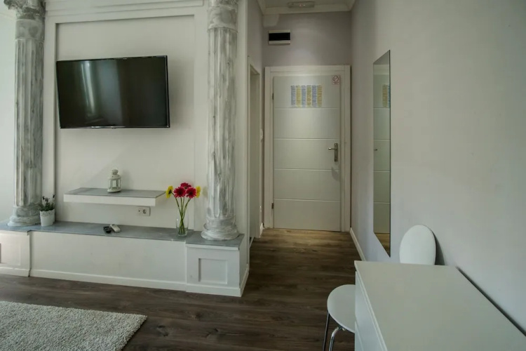JR Luxury Guesthouse