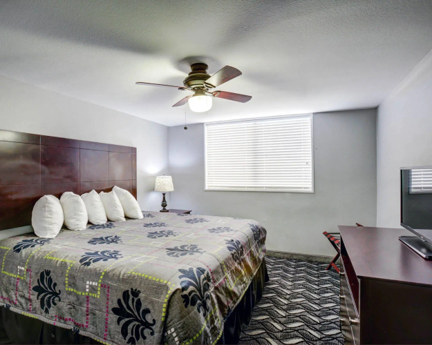 Rodeway Inn & Suites Downtown North