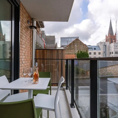 Modern Apartment for up to Five People