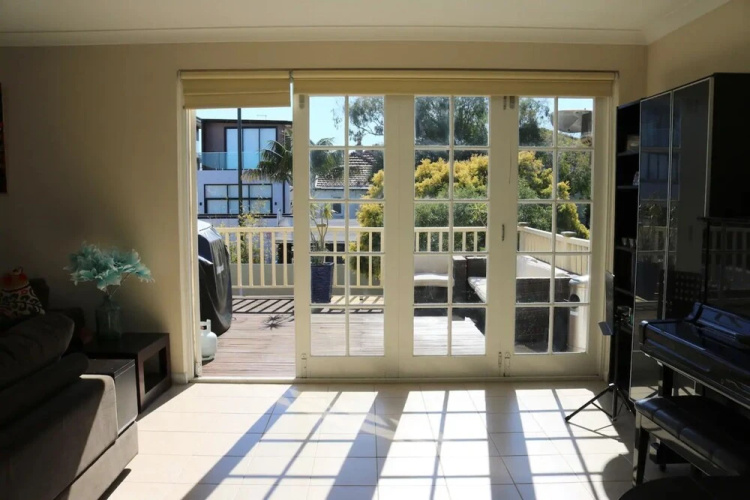 Spacious 4 Bedroom Seaside Gem