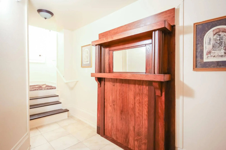 Downtown Spacious Suites by Hosteeva