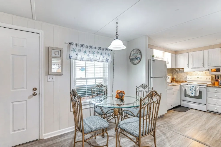 3 Bedrooms Cottage