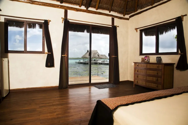 Lagoon Front Suite with Bikes & Kayaks