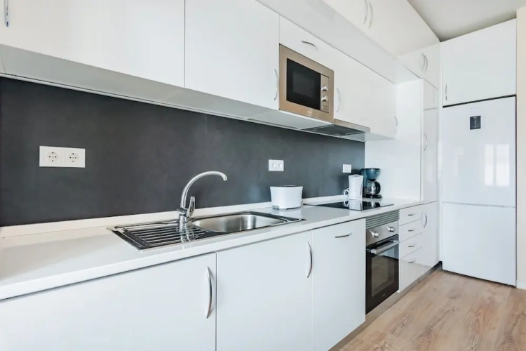 3 Bedrooms Apartment
