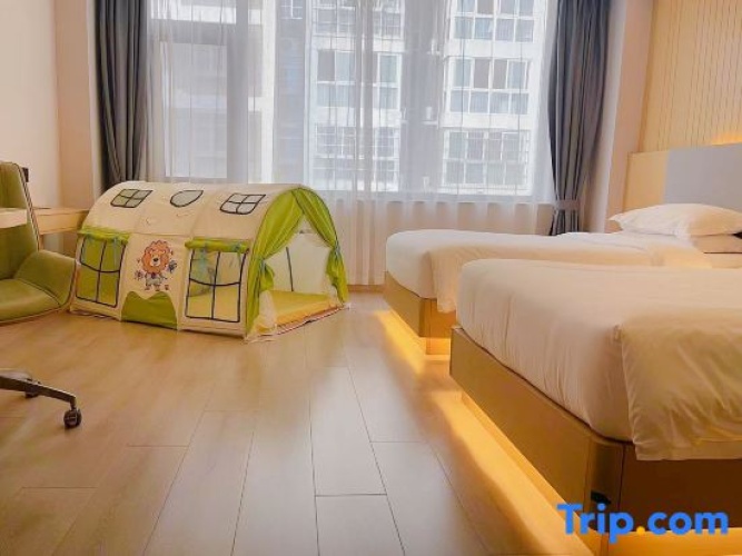 Standard Twin Family room