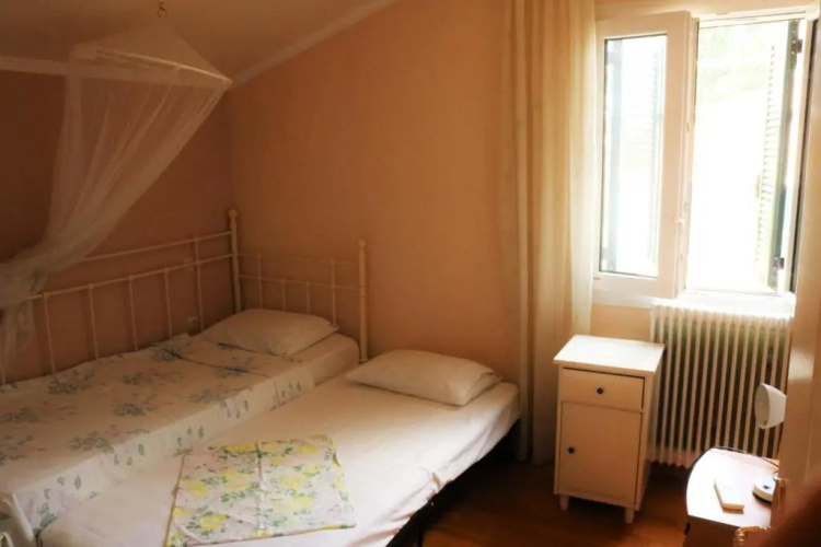 Mon Repos Two Floor Apartment