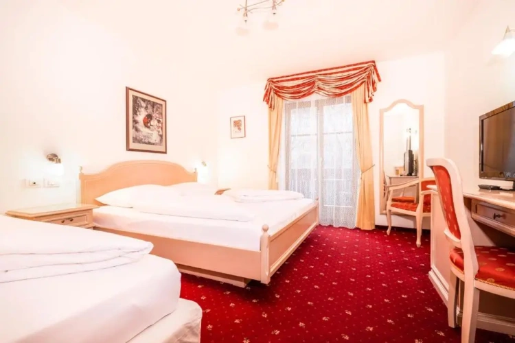 Standard Triple room with balcony