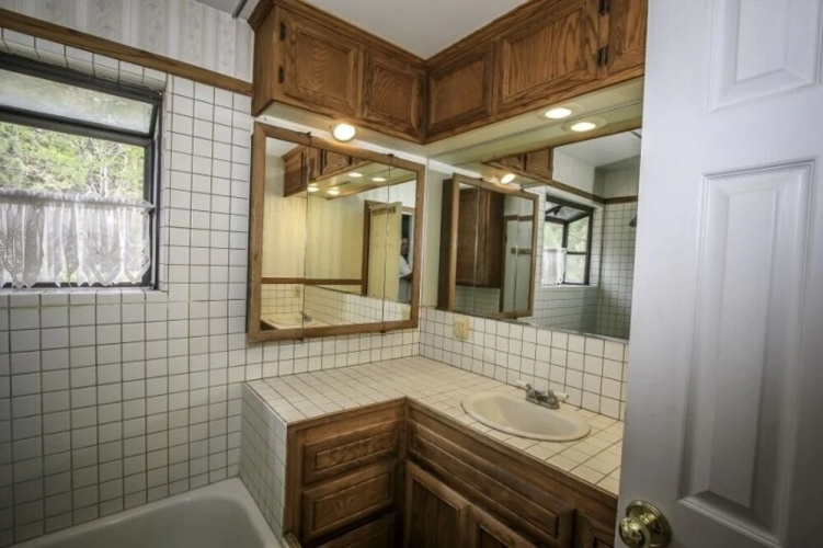 A Big Olympic Getaway 4 Bedroom Apts by RedAwning