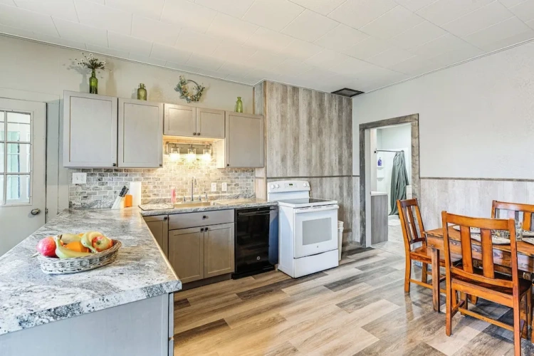 3 Bedrooms Apartment