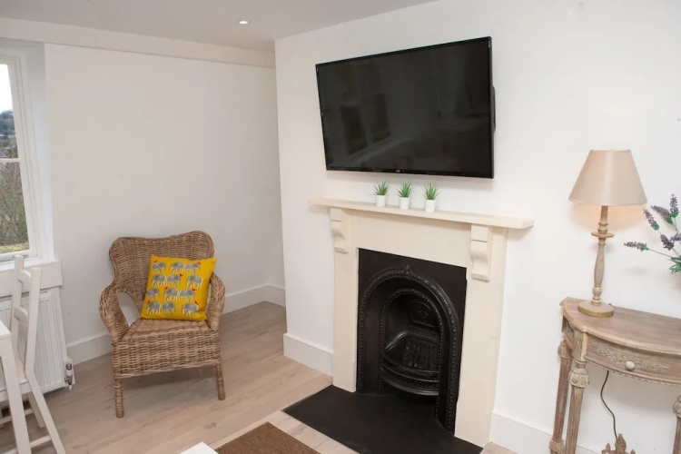 1 Bedroom Apartment With Views in Bath