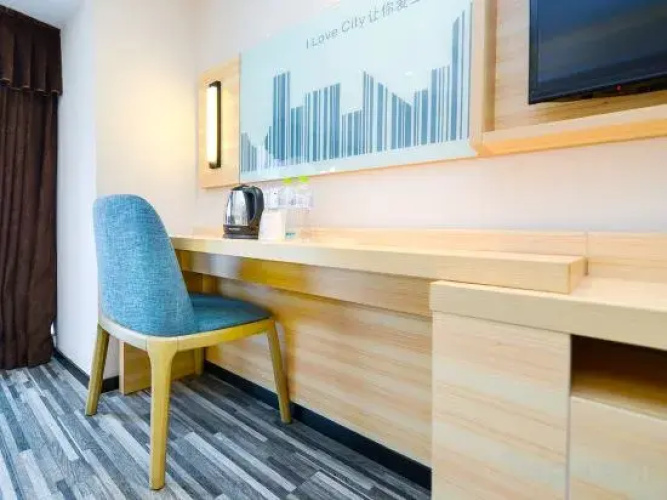 Vienna Classic Hotel (Chongqing Nanbin Road Danzishi)