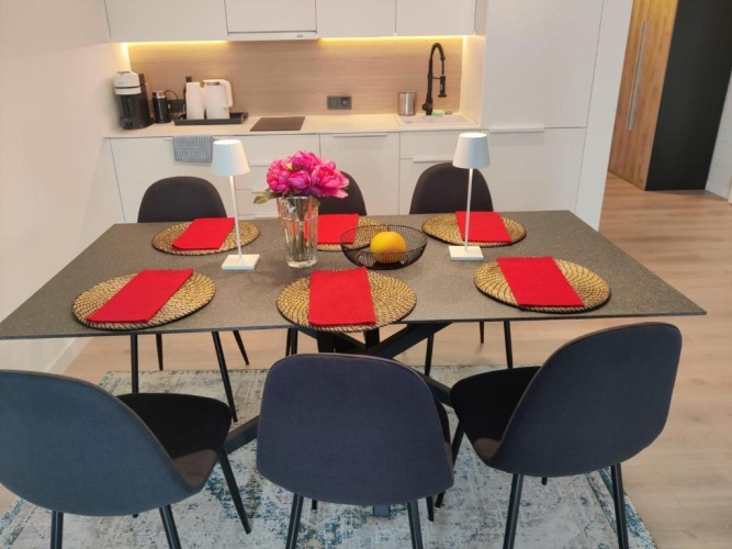 1 Bedroom Apartment