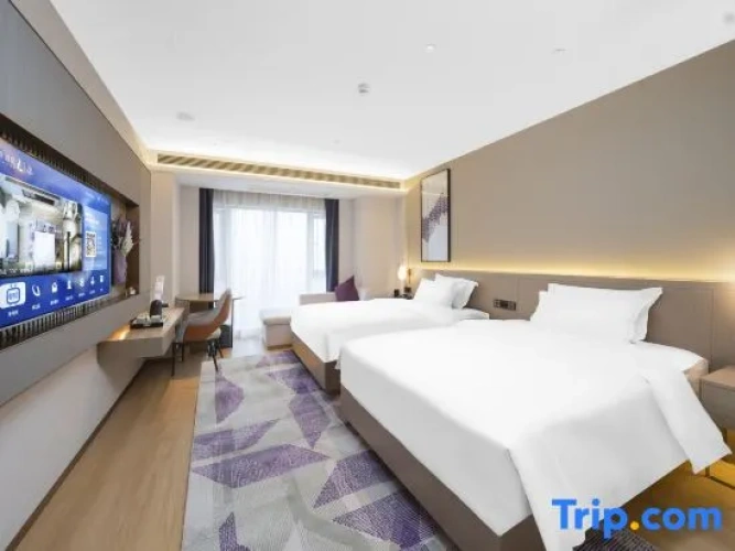 Deluxe Double room with city view