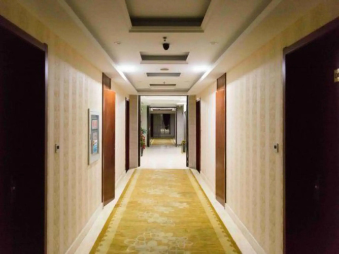 Nishi Kingmau Hotel