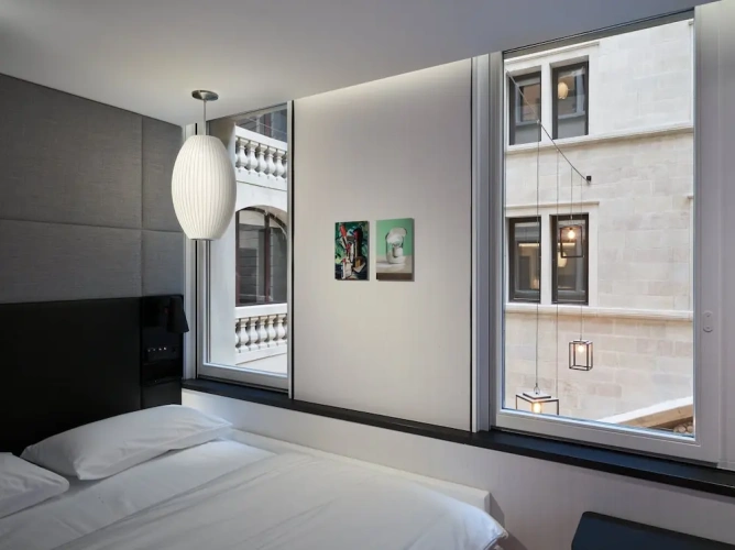 1 King Accessible Guest Double Room