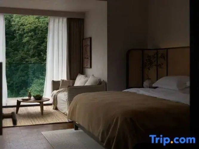 Suite with balcony