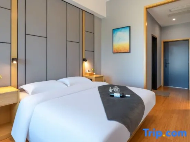 Standard Double room with lake view