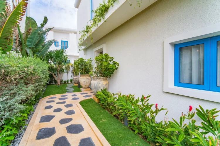 2 Bedrooms Villa