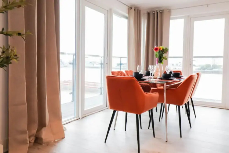 Stunning Riverside Apartment