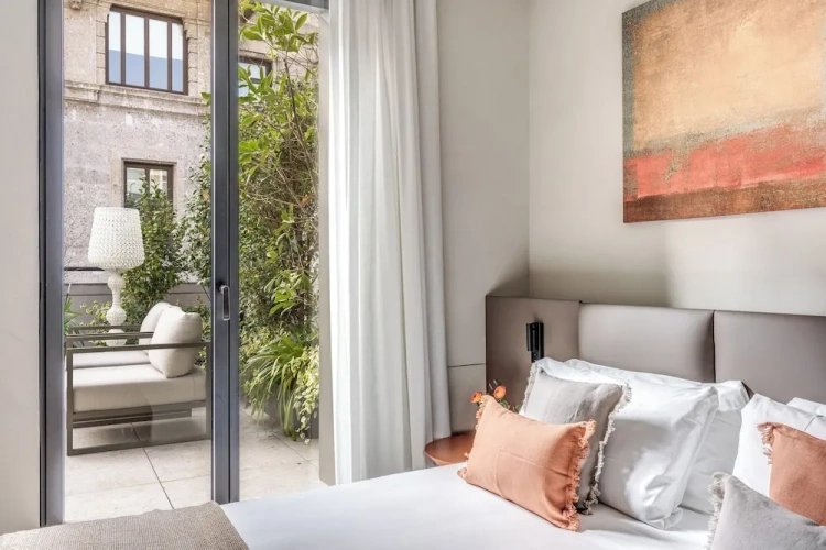 2 Bedrooms Luxury Apartment
