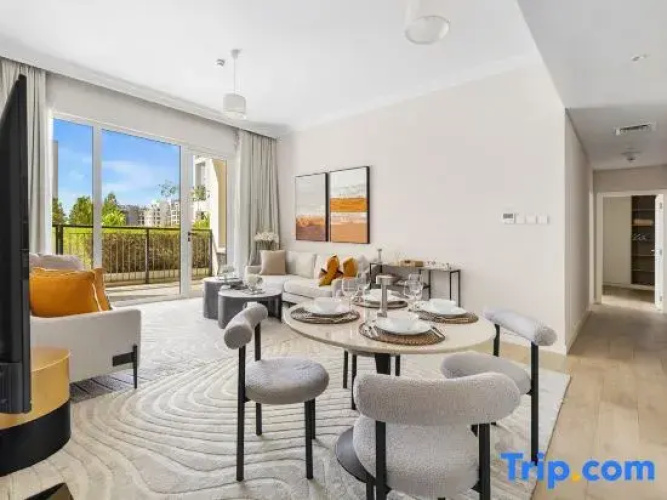 Stylish 2BR with Beach Access