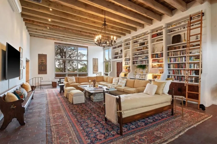 5 Bedrooms Cottage