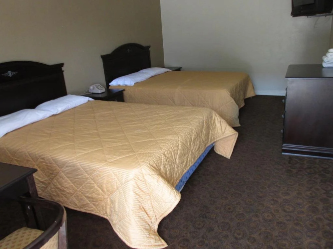 Oak Tree Motel
