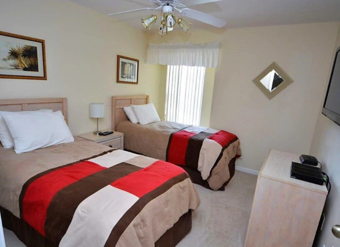 Casa con Piscina cerca a Disney